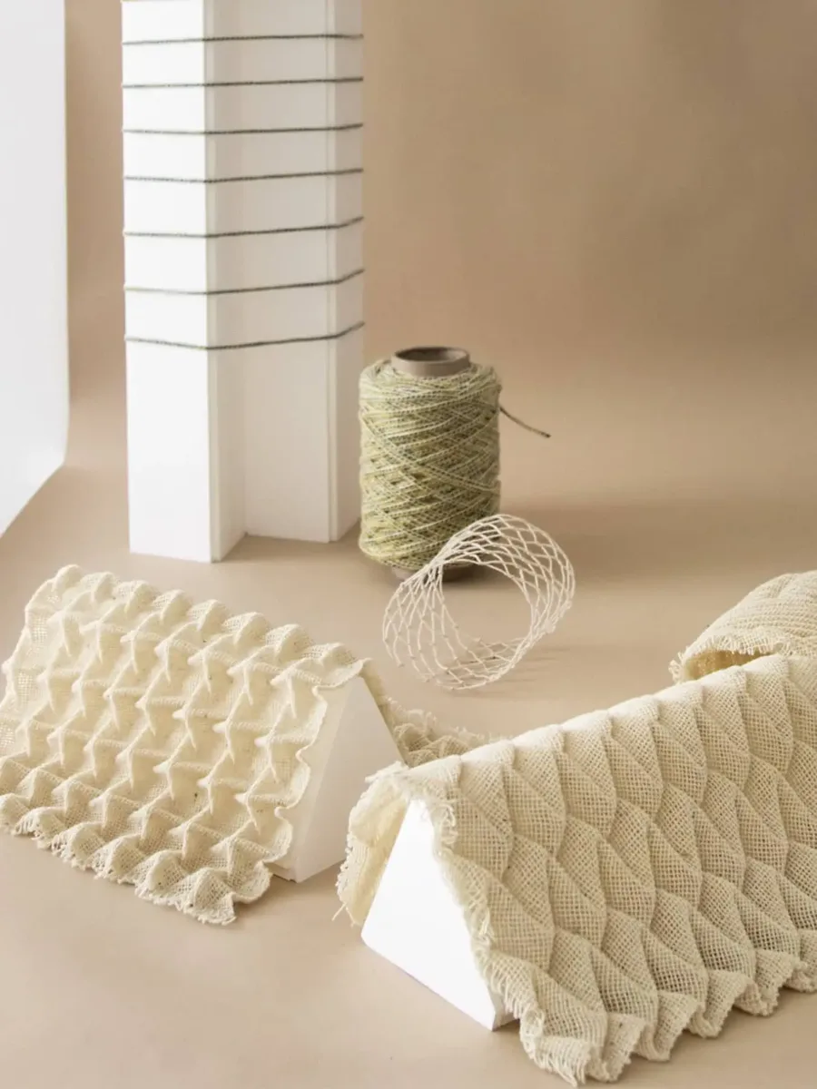 A series of experimentations of French wool created for Laynamac, the association of wool producers in France